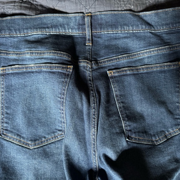 Gap dark denim girlfriend jean - Picture 2 of 3